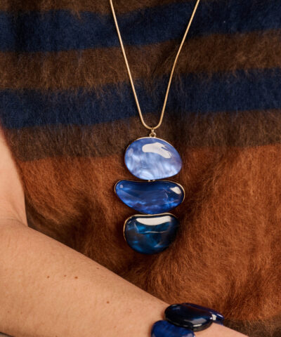 Alternative view of KIELLANG HALSKETTING BLAUW